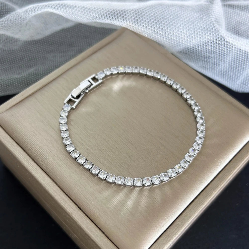 Lujosa pulsera de tenis, mujer.
